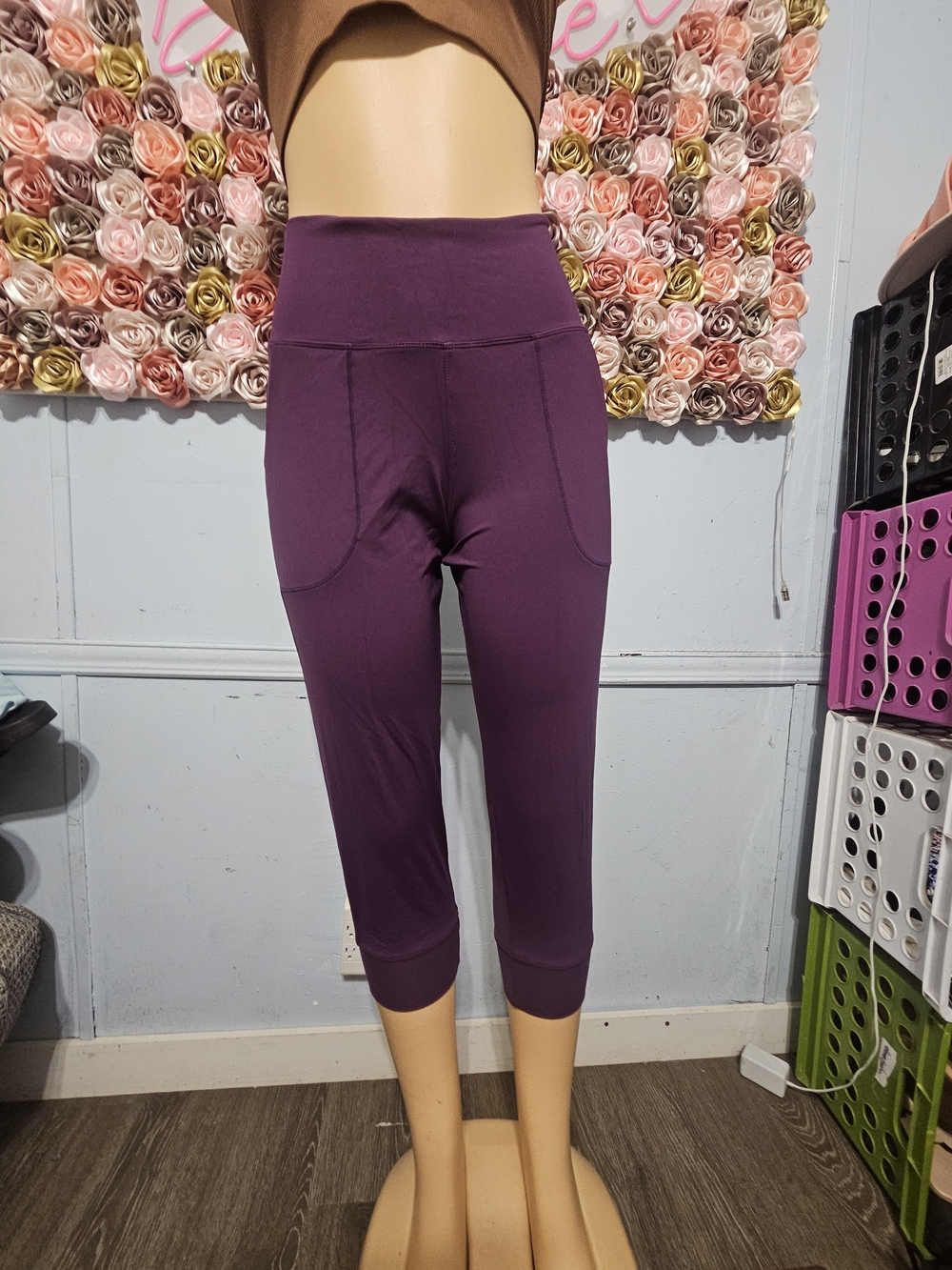 High-Waist Plum Active Crop Capris